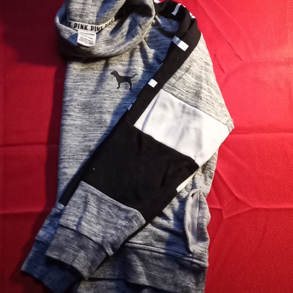 Sweatshirt - Picture 3 of 4